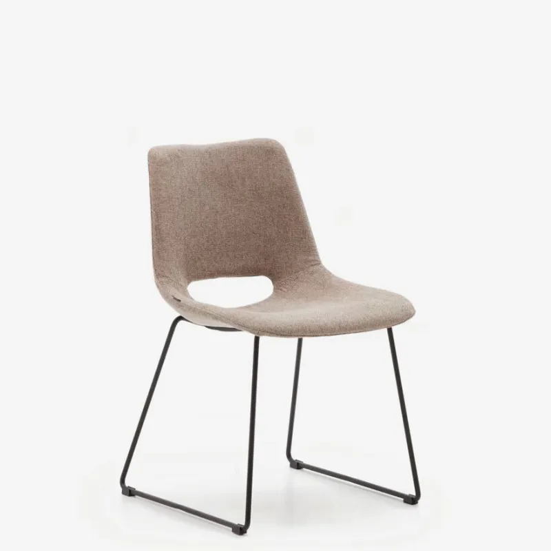 Silla Zahara marrón y patas de acero con acabado negro en Marrón - Sillas, Uruguay | Kavehome