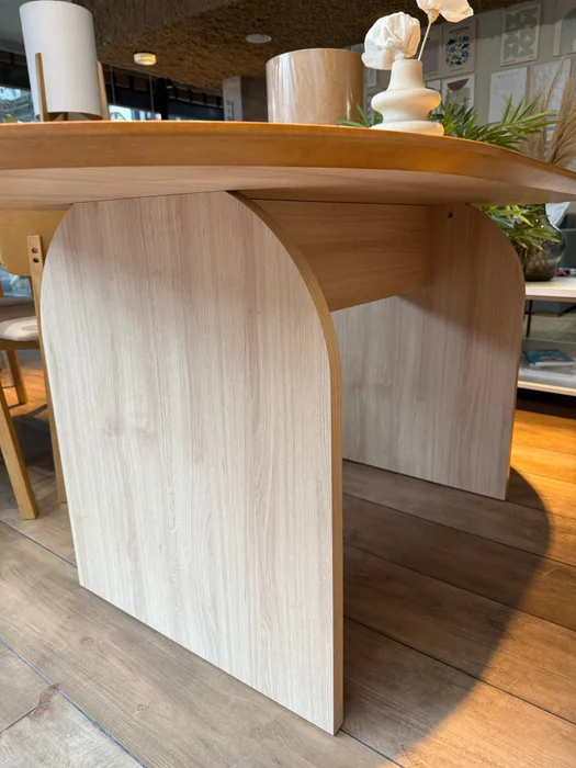 Mesa de Comedor Ovalada Arco 160 x 90 – Crudo en Madera natural - Mesas de comedor, Uruguay | Berna Home, vista 7