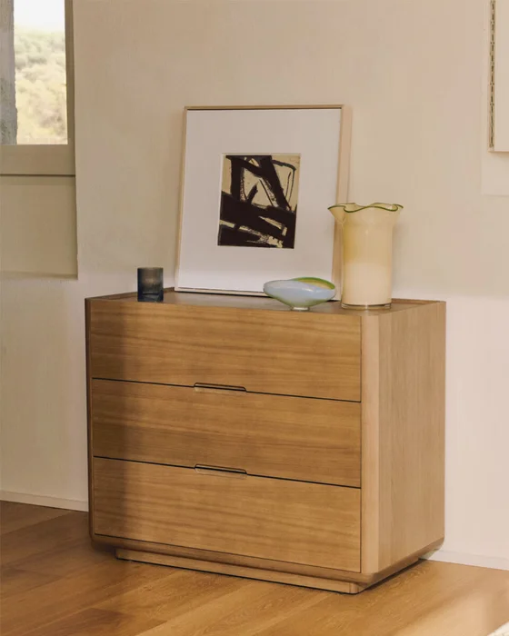 Cómoda Arelida de chapa y madera maciza de roble acabado marrón claro 100 x 80 cm en Marrón - Cómodas, Uruguay | Kavehome, vista 2