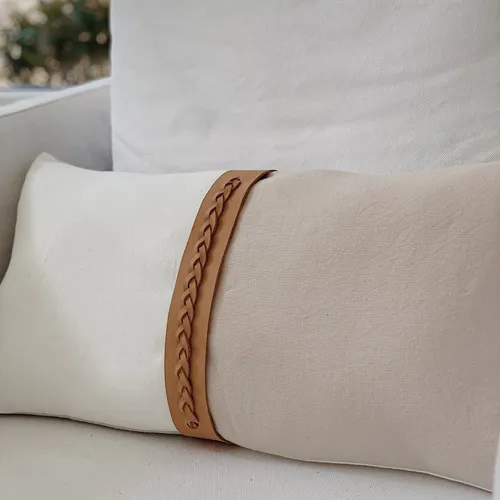 Almohadón trenzado en Gris - Textiles, Uruguay | Dreams On Time
