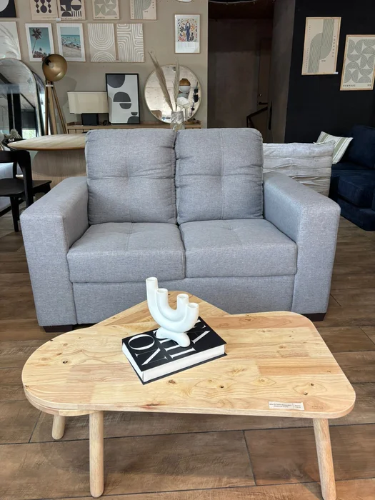 Sofa 2 cuerpos Los Angeles - Gris en Madera natural - Sillones y sofás, Uruguay | Berna Home, vista 4
