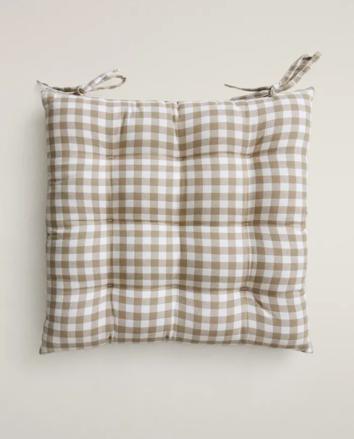 COJÍN SILLA HILO TINTADO CUADROS en Beige - Textiles, Uruguay | Zara Home, vista 2