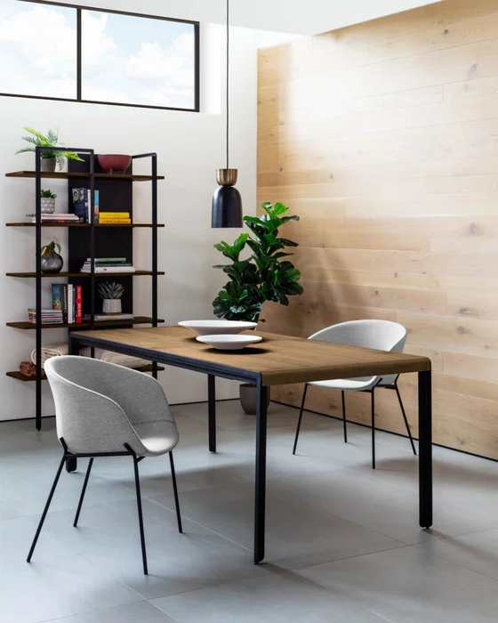 Silla Yvette - gris claro en Gris - Sillas, Uruguay | Kavehome, vista 2
