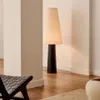 Lámpara de pie Senni de metal con acabado pintado negro en Negro - Lámparas de pie, Uruguay | Kavehome, vista 3 de 6