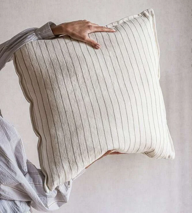 ALMOHADON LINO ALTO GRAMAJE RAYADO OFF WHITE - 55 X 55 en Blanco - Textiles, Uruguay | La Iberica