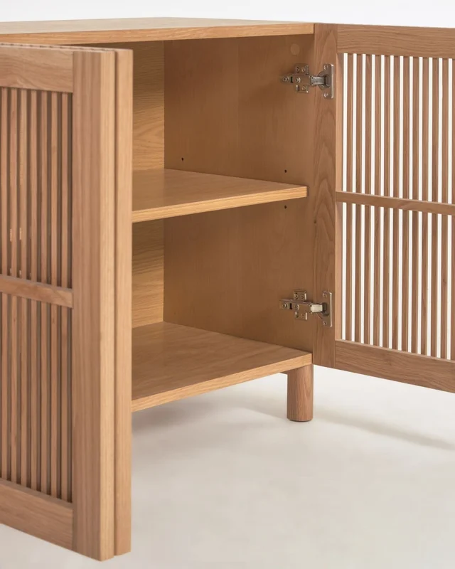 Aparador Beyla de madera maciza y chapa de roble 180 x 71,5 cm FSC 100 % en Madera natural - Aparadores y recibidores, Uruguay | Kavehome, vista 4