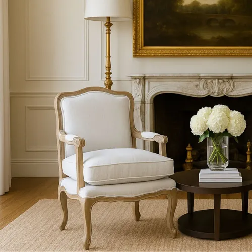 Poltrona Luis XV - Crema en Beige - Butacas, banquetas y puffs, Uruguay | La Cueva Muebles