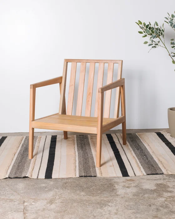 POLTRONA ARIES en Madera natural - Butacas, banquetas y puffs, Uruguay | Fundamento Muebles