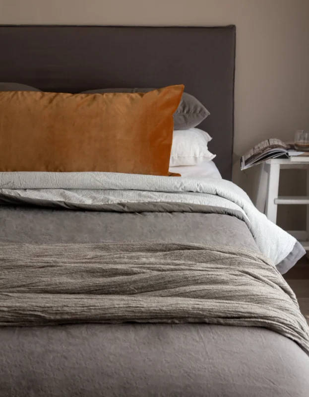 Respaldo con funda diseño pestaña en Gris - Dormitorio, Uruguay | Pieza Clave, vista 15