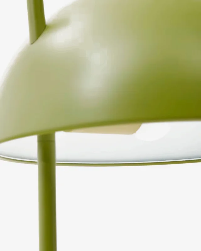 Lámpara de pie Catlar de madera de fresno y metal con acabado pintado - verde en Verde - Lámparas de pie, Uruguay | Kavehome, vista 3
