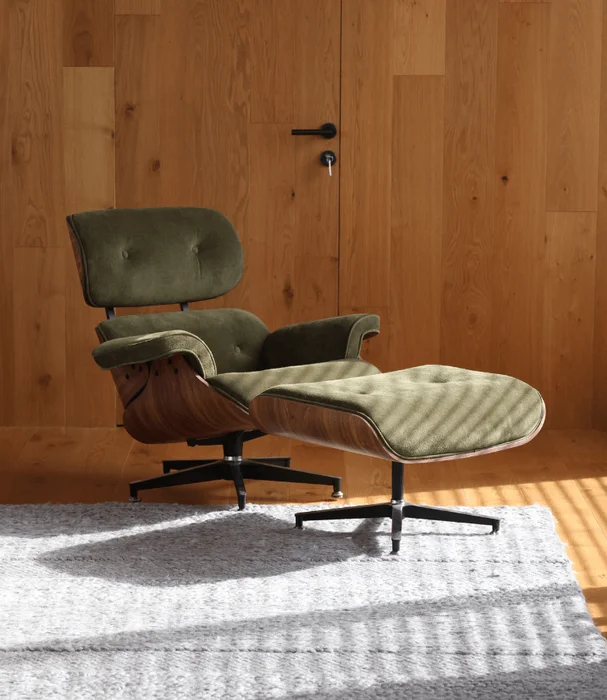 BUTACA EAMES GAMUZA MUSGO CON PUFF en Verde oliva - Butacas, banquetas y puffs, Uruguay | Más Infinito Casa, vista 2