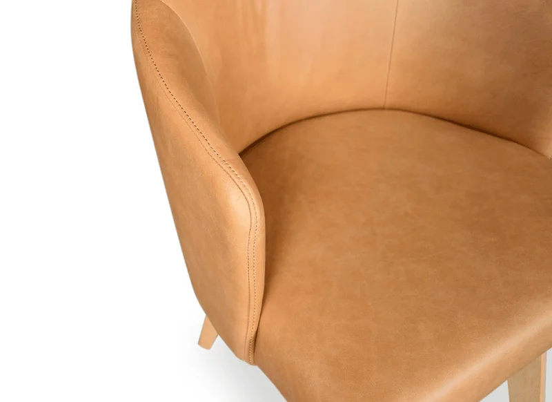 SILLA HERNAN GIRATORIA ROBLE Y CUERO CAMEL en Beige - Sillas, Uruguay | Más Infinito Casa, vista 4