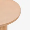 Mesa auxiliar redonda Licia de madera maciza de mango Ø 60 cm en Madera natural - Mesas de arrimo, Uruguay | Kavehome, vista 3 de 5