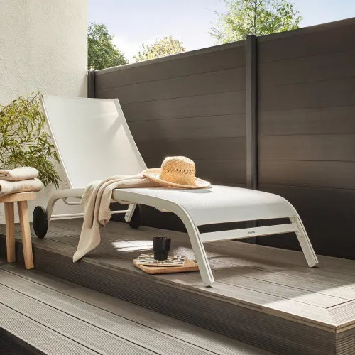 Reposera Lyra II Blanca en Blanco - Muebles para el exterior, Uruguay | Naterial Uruguay