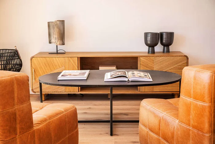 MESA OVAL - TOTAL BLACK en Negro - Mesas de living, Uruguay | La Iberica, vista 12