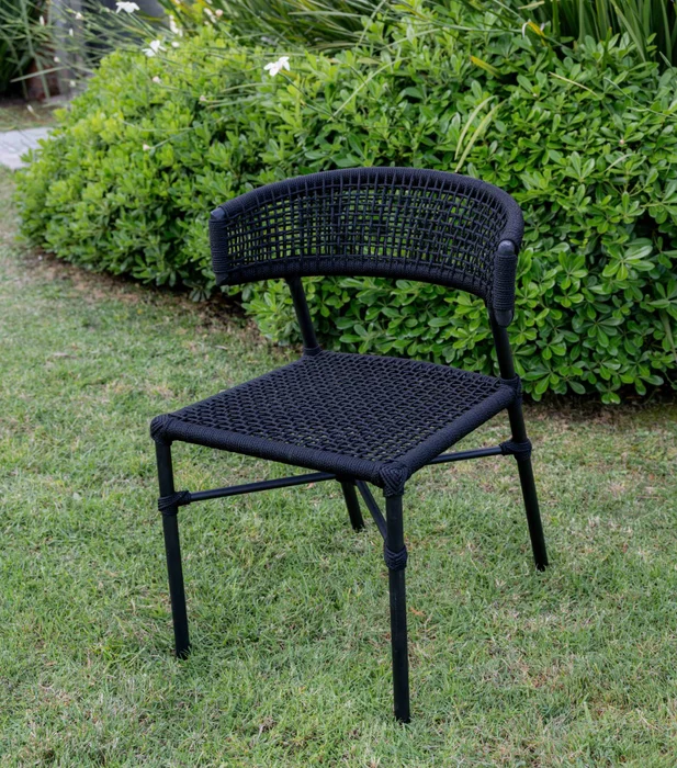Silla en cuerda náutica negra y aluminio en Negro - Sillas, Uruguay | Entrecasa