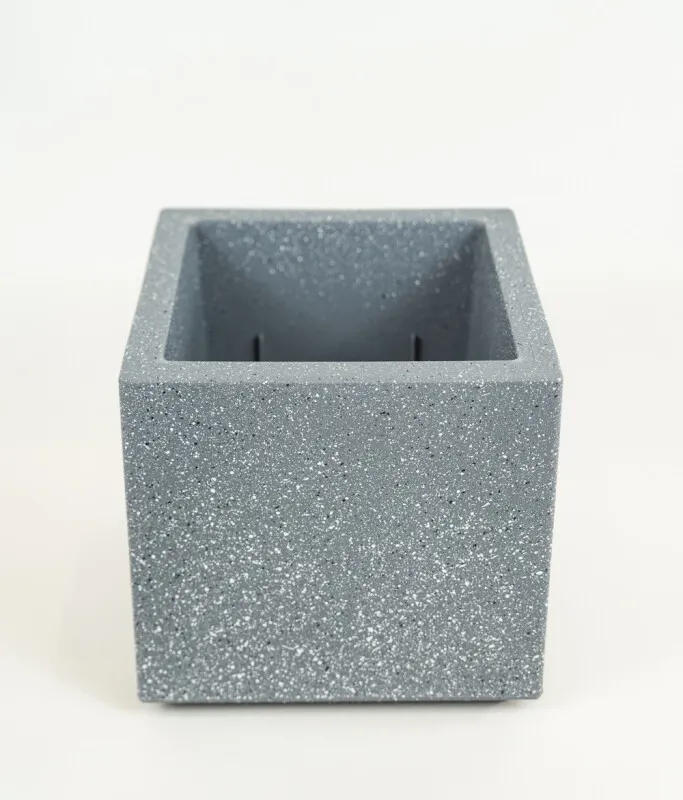 Maceta Grey Rectangular - Color Unico en Multicolor - Muebles para el exterior, Uruguay | Indian
