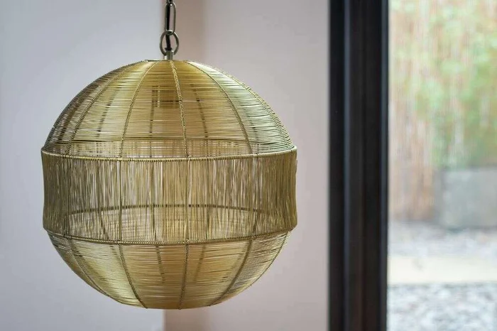 LAMPARA DE TECHO METAL GLOBE - Lámparas colgantes, Uruguay | La Iberica