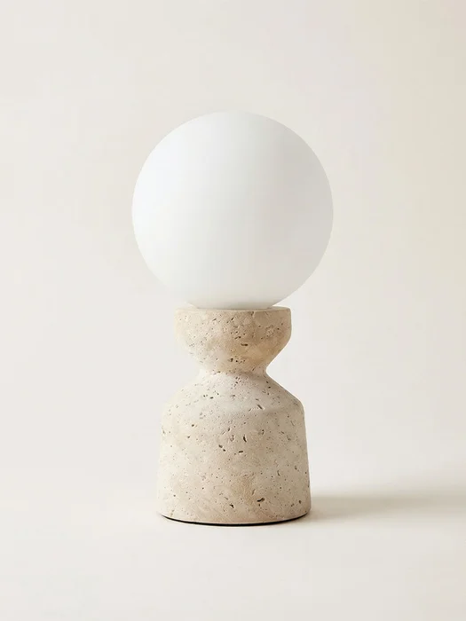 LÁMPARA TRAVERTINO GLOBO en Beige - Lámparas de mesa, Uruguay | Cabana, vista 2