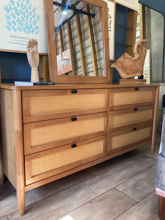 Cómoda Toulouse con Espejo - Seis Cajones / Madera Natural de Gomero en Madera natural - Cómodas, Uruguay | Berna Home, vista 10