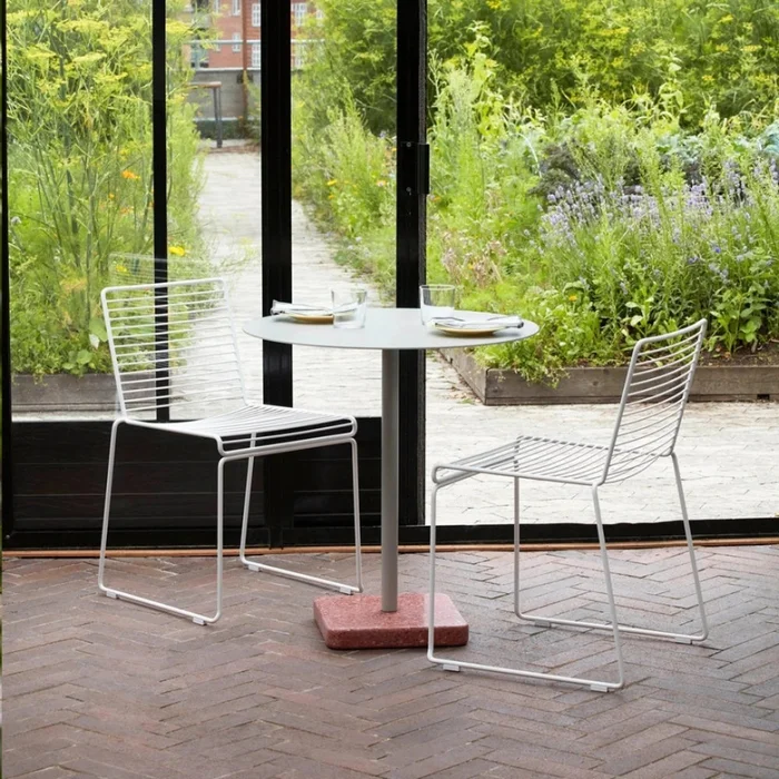 Silla De Exterior Metal Apilable - Blanco en Blanco - Sillas, Uruguay | Ecowood, vista 2