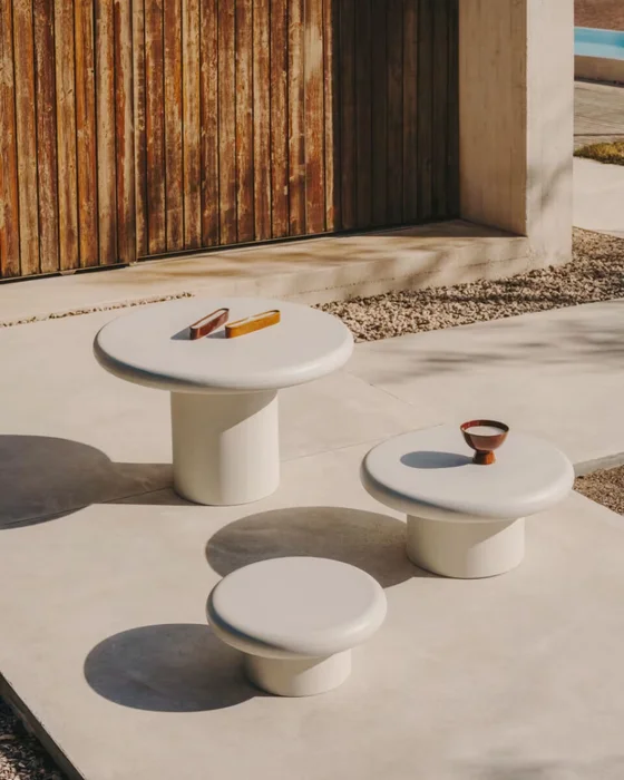 Mesa de centro redonda Addaia de cemento blanco - Ø90 cm x 43cm en Blanco - Mesas de living, Uruguay | Kavehome, vista 2