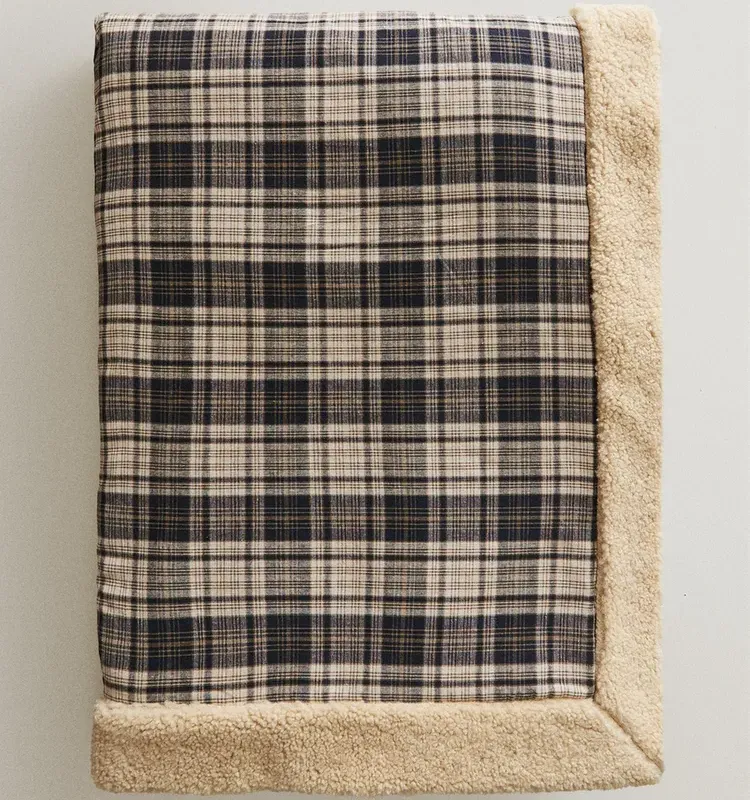 MANTA PELO CUADROS en Multicolor - Textiles, Uruguay | Zara Home