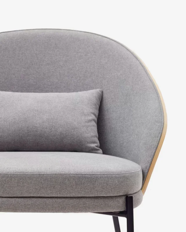 Butaca Eamy - gris claro chapado en fresno con acabado natural y metal con acabado negro en Gris - Butacas, banquetas y puffs, Uruguay | Kavehome, vista 4
