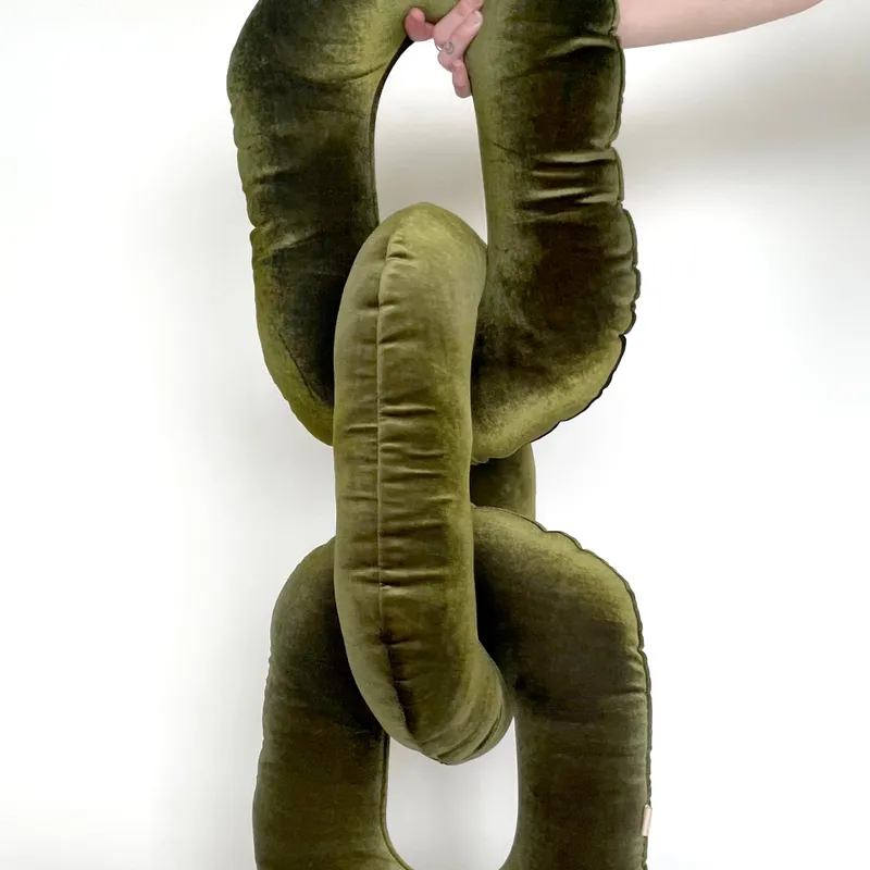 Almohadon LIEN - tres eslabones en Verde oliva - Textiles, Uruguay | Octo