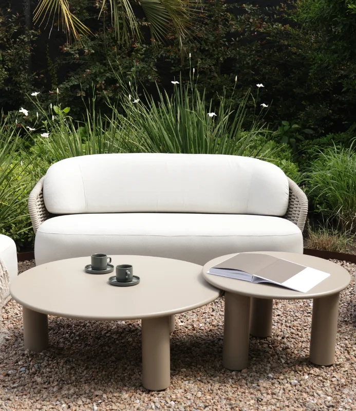 SOFÁ MALLORCA OUTDOOR CON ALMOHADONES en Gris - Muebles para el exterior, Uruguay | Masinfinito Casa, vista 3