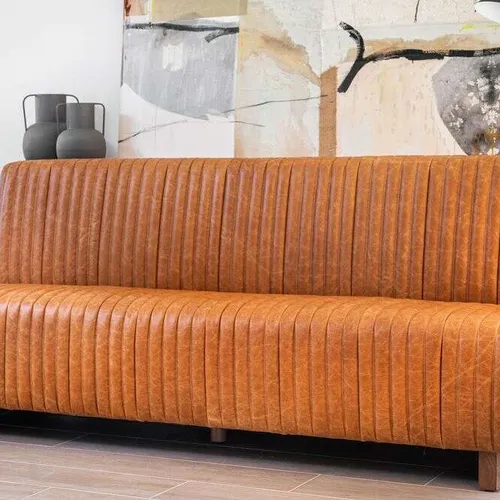 SILLON DE COMEDOR FERRARO - CUERO ITALIANO CARAMELO - 2.13 MTS en Marrón - Sillones y sofás, Uruguay | La Iberica