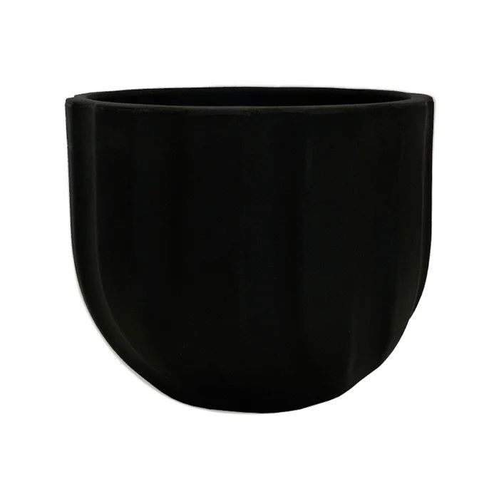 MACETA SPELLO ONDULATO NEGRA 15X15CM en Negro - Macetas, Uruguay | Decohogar, vista 2