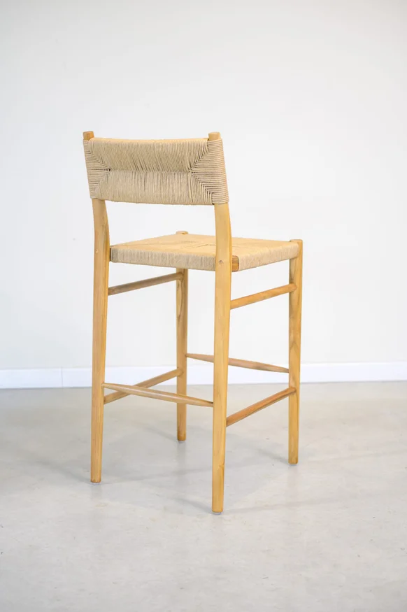 Banqueta en madera teca y fibra de loom en Madera natural - Butacas, banquetas y puffs, Uruguay | Entrecasa, vista 2