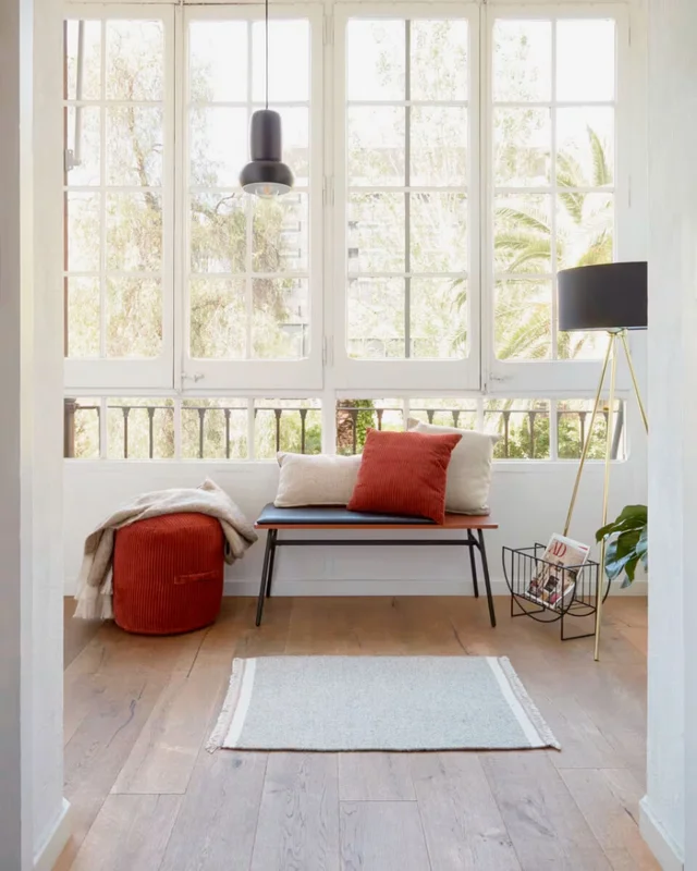 Banco Carabel de acero y chapado de nogal 100 cm en Marrón, Negro - Butacas, banquetas y puffs, Uruguay | Kavehome, vista 3