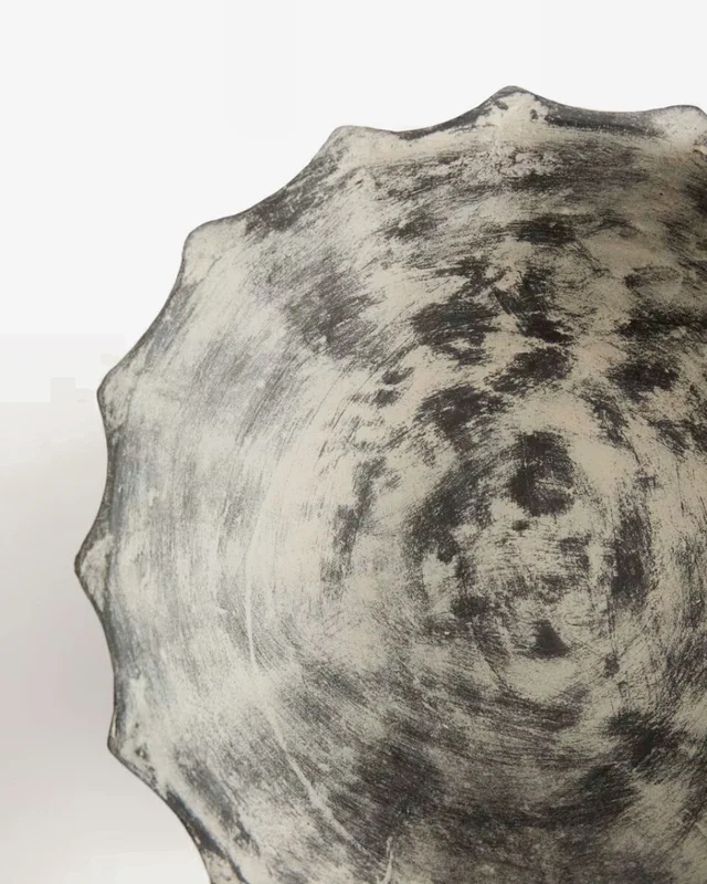 Centro de mesa Valura de papel maché gris - Ø 26 cm en Gris - Jarrones, Uruguay | Kavehome, vista 3