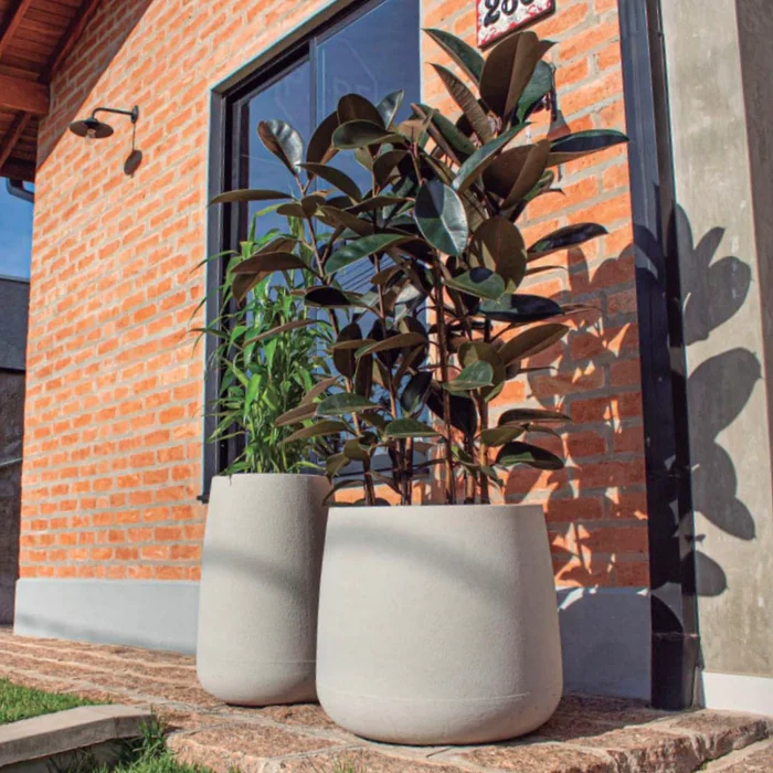Maceta Bossa Mediana en Negro - Macetas, Uruguay | Alta Gracia Deco, vista 3