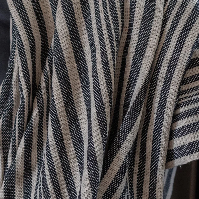 Manta para sillon y cama algodón Rayas Taupe - 180 x 130 cm en Beige - Textiles, Uruguay | Buho Store, vista 8