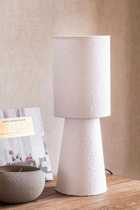 LAMPARA DE MESA RAENI en Blanco - Lámparas de mesa, Uruguay | La Iberica