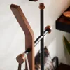 Perchero Magali acero negro y contrachapado de roble 172 cm en Negro - Percheros y colgadores, Uruguay | Kavehome, vista 3 de 7