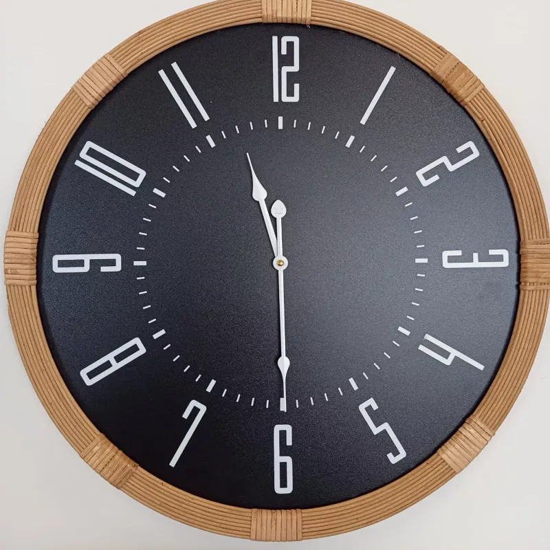 Reloj de pared negro y ratán - Decoración, Uruguay | Concetto Casa
