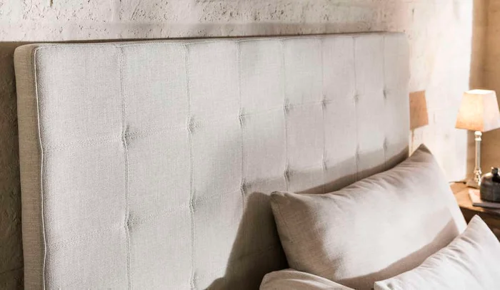 RESPALDO CAPITONEADO SIN BOTONES - TELA FIBREGUARD en Beige - Respaldos de cama, Uruguay | La Iberica, vista 2