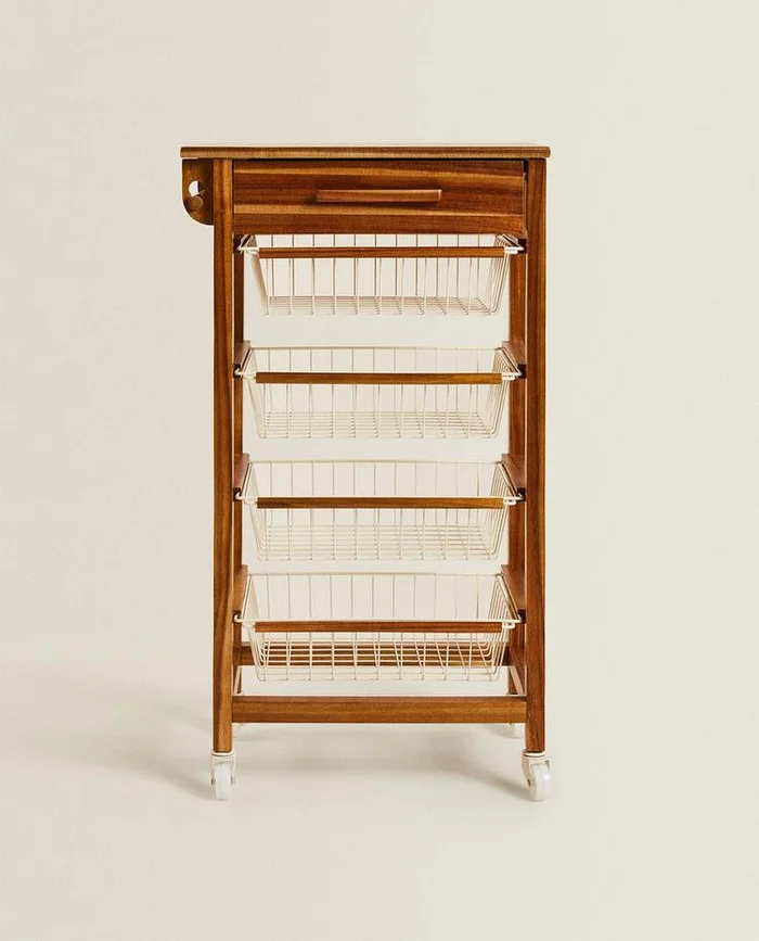 MUEBLE ALMACENAJE MADERA Y METAL RUEDAS en Madera natural - Aparadores y recibidores, Uruguay | Zara Home, vista 2