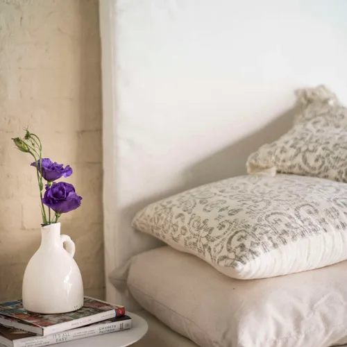 RESPALDO CON FUNDA DESMONTABLE - JEAN BLANCO LAVABLE en Blanco - Respaldos de cama, Uruguay | La Iberica