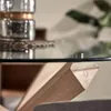 Mesa Lotus Ø 120 cm - de cristal patas madera maciza de roble en Madera natural - Mesas de comedor, Uruguay | Kavehome, vista 3 de 6
