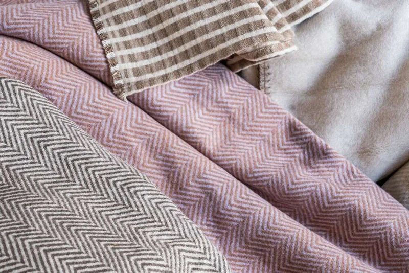 MANTA AUSTRIACA ESPIGA - MALVA en Violeta - Textiles, Uruguay | La Iberica, vista 5