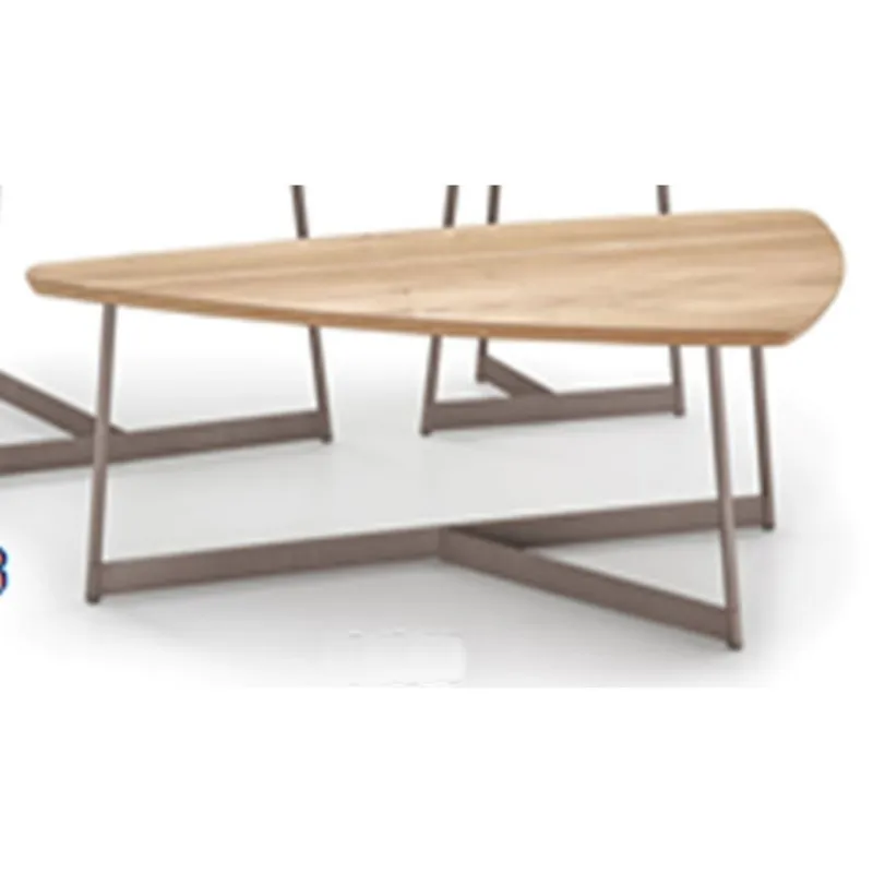 MESA CENTRO TRIANGULAR - BASE GRAFITO - MADERA ROBLE CLARO en Madera natural - Mesas de living, Uruguay | Champagne Home