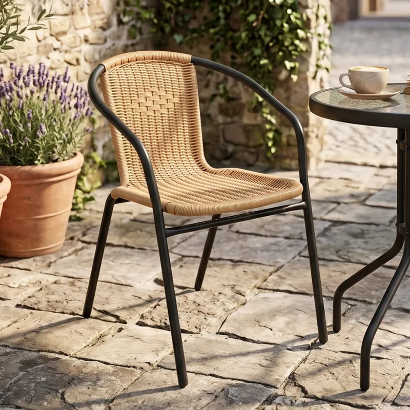 Silla Símil Rattan y acero clásica - Beige en Beige - Muebles para el exterior, Uruguay | Rústico Hogar