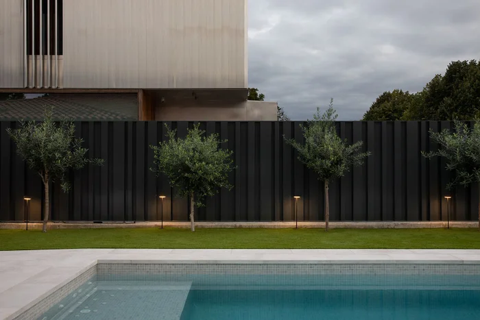 BALIZA INVISIBLE en Negro - Lámparas de pie, Uruguay | Darko Lighting, vista 3