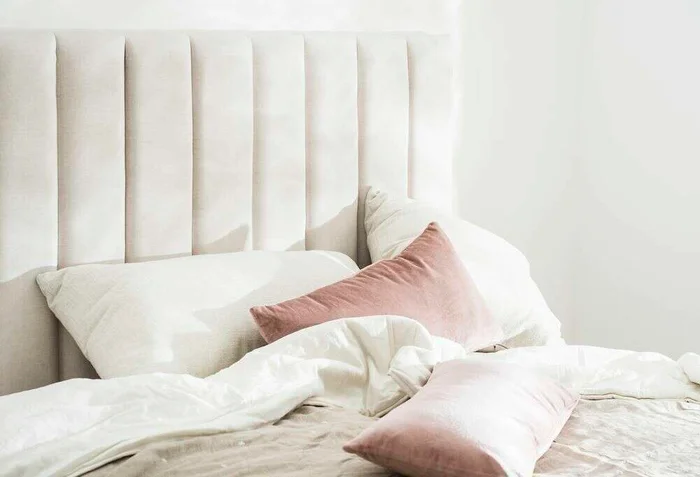 RESPALDO 1970 - TERCIOPELO ANTIMANCHAS en Blanco - Respaldos de cama, Uruguay | La Iberica