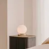 Lámpara de mesa Malachi de cristal glaseado y piedra de travertino en Madera natural - Lámparas de mesa, Uruguay | Kavehome, vista 3 de 6
